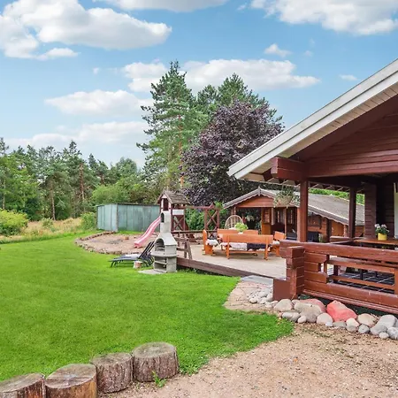 Dom wakacyjny Lovely In With Kitchen